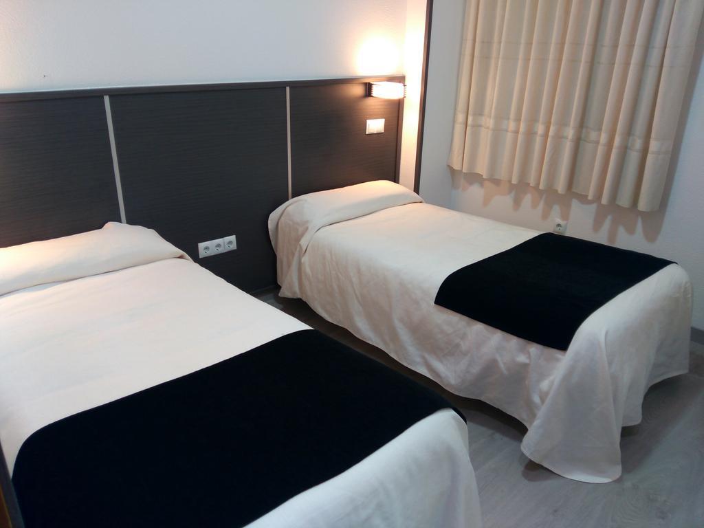 Hostal Doña Isabel Majadahonda Exterior foto